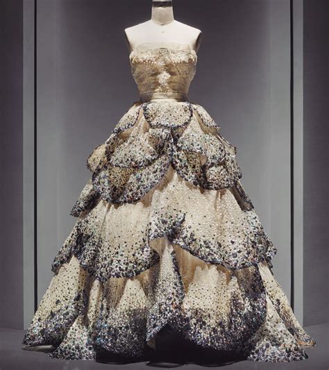 junon dress Dior 1949